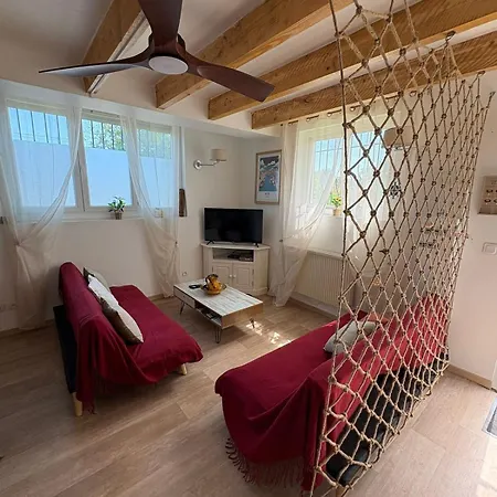 Modern 3-star Villa, 3 Bedrooms, Private Parking Villa