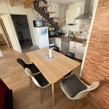 Modern 3-star Villa, 3 Bedrooms, Private Parking * セット